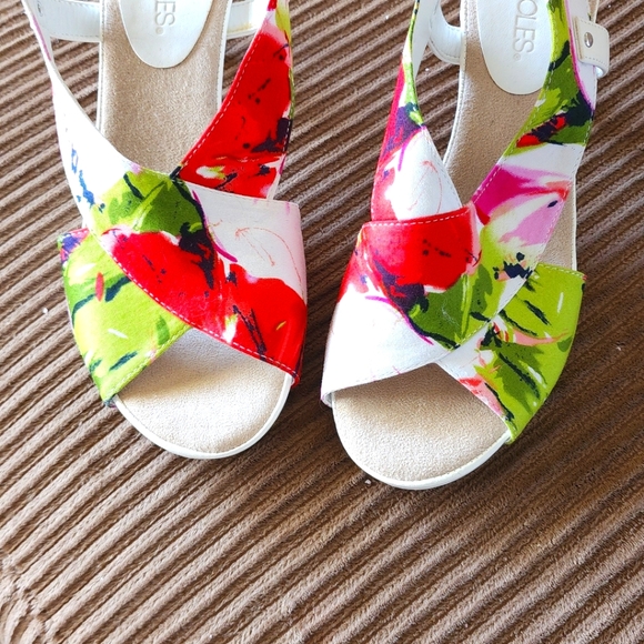 Aerosole Shoes - Picture 2 of 7